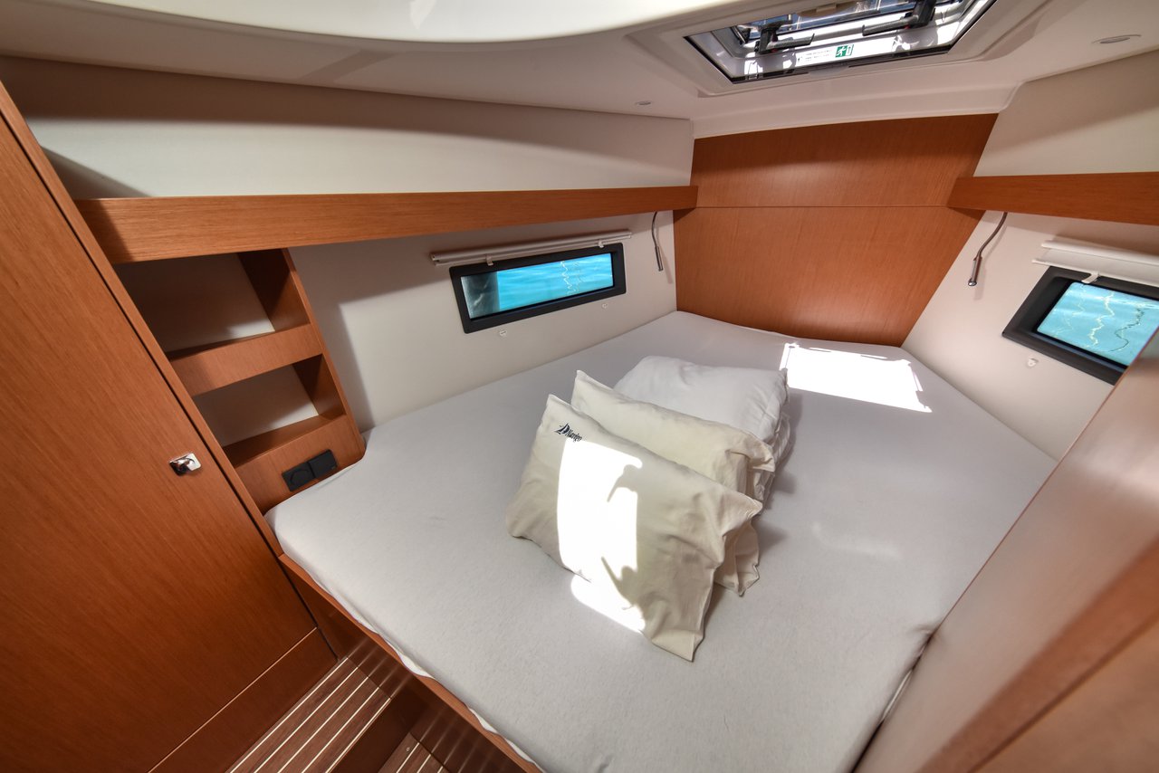Bavaria C38 — photo 22