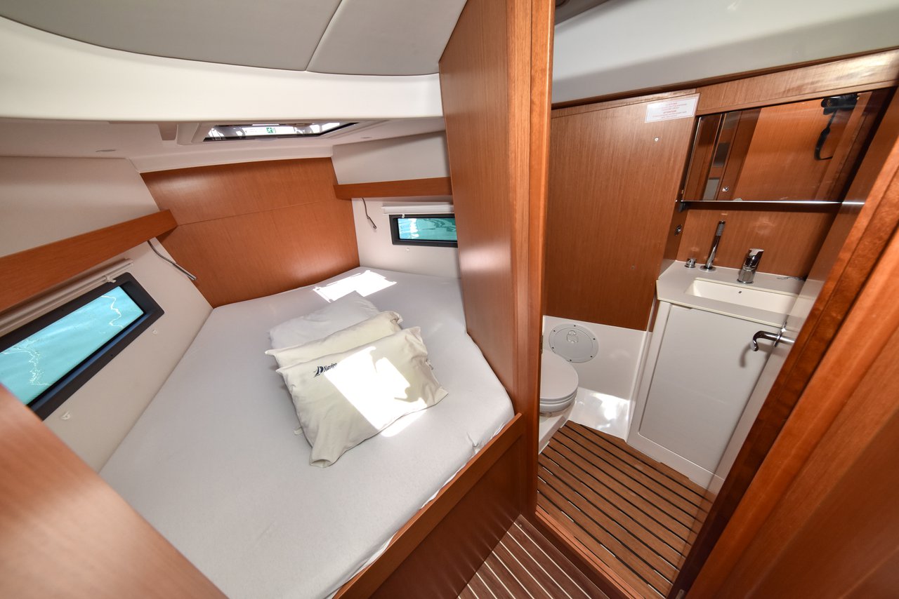 Bavaria C38 — photo 23