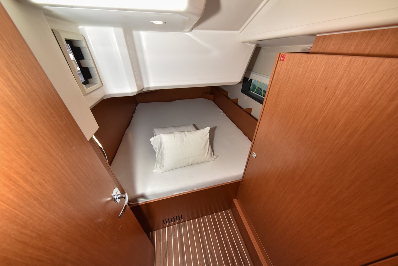 Bavaria C38 — photo 25