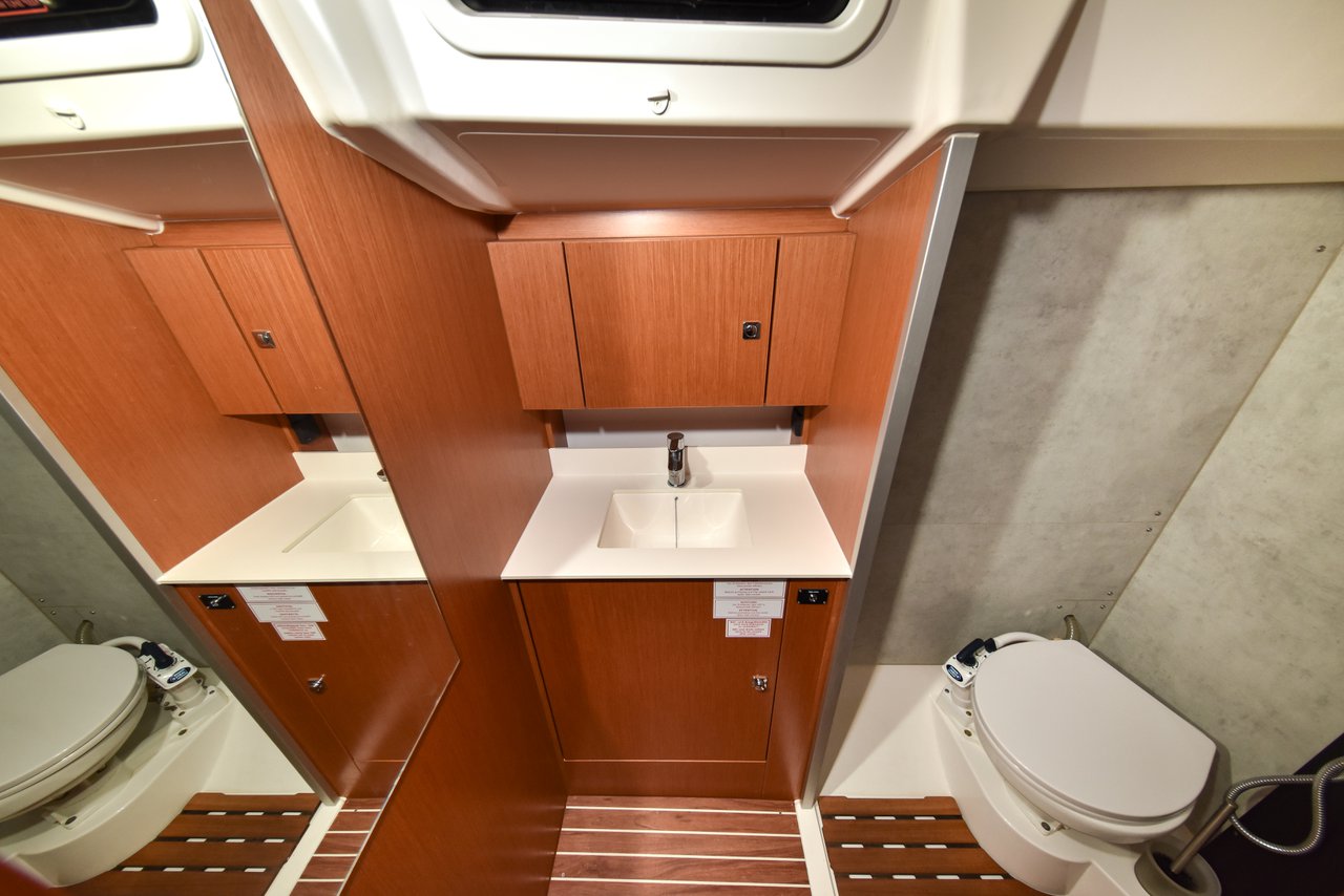 Bavaria C38 — photo 27