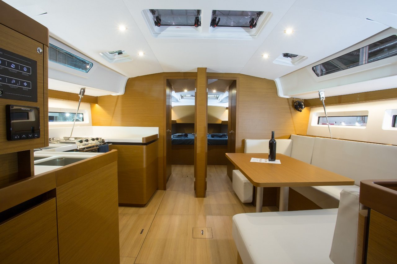 Sun Odyssey 490 - 4 + 1 cab. — photo 6