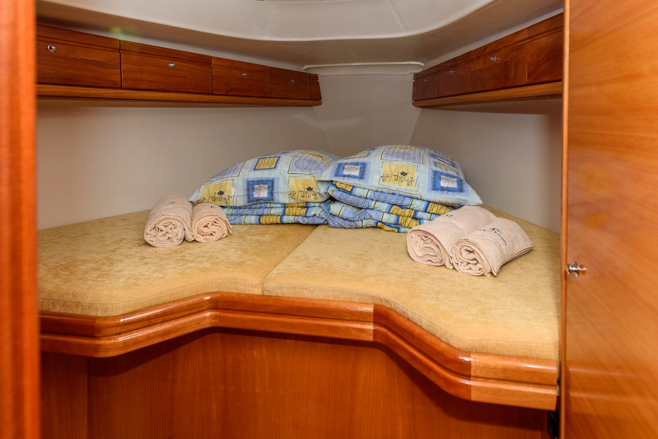 Bavaria 33 Cruiser — photo 10
