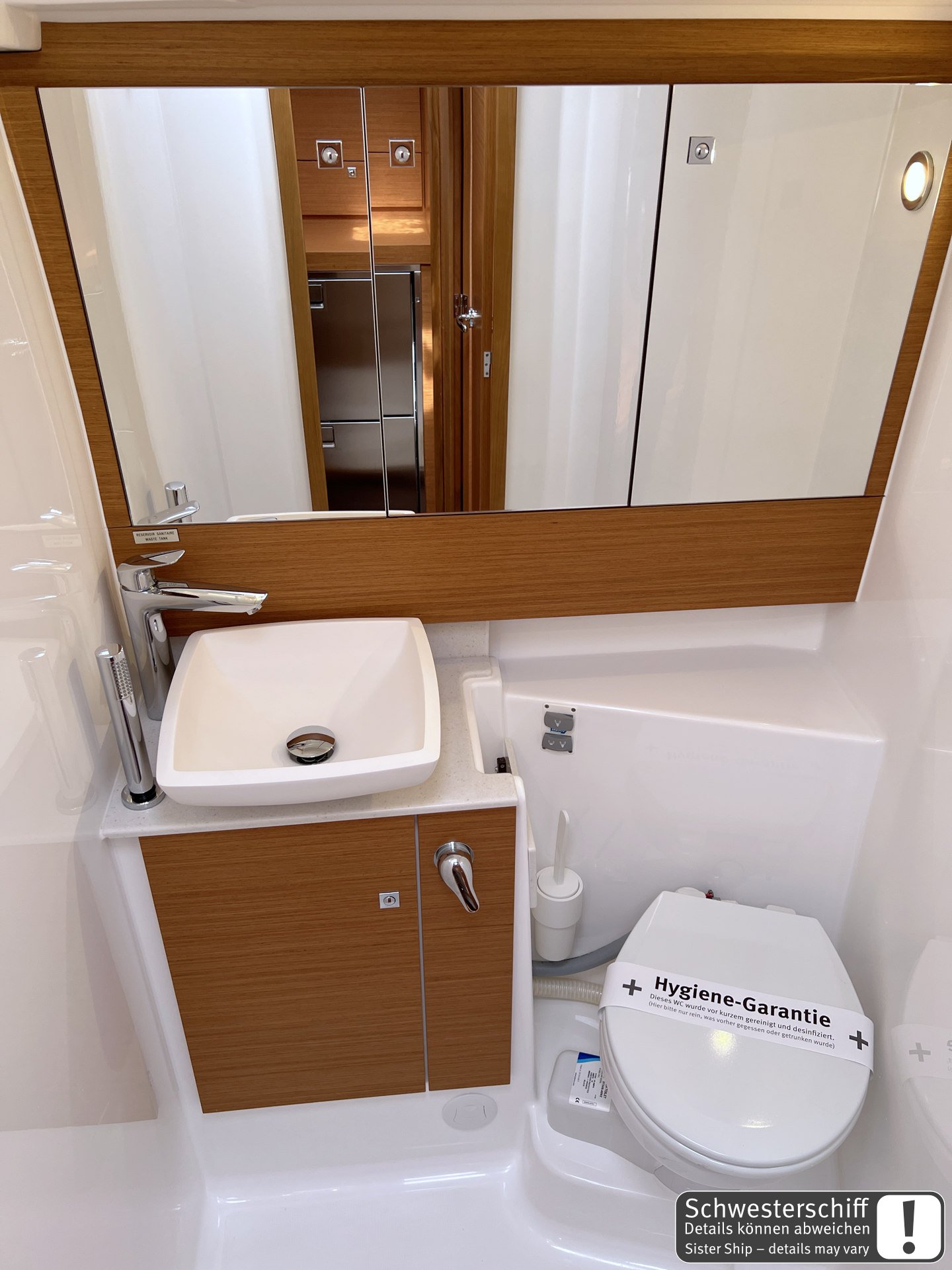 Dufour 430 — photo 12