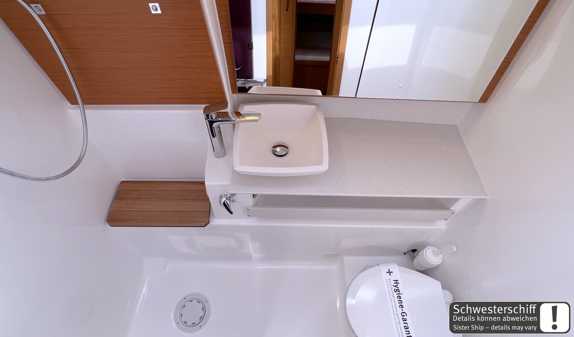 Dufour 430 — photo 13