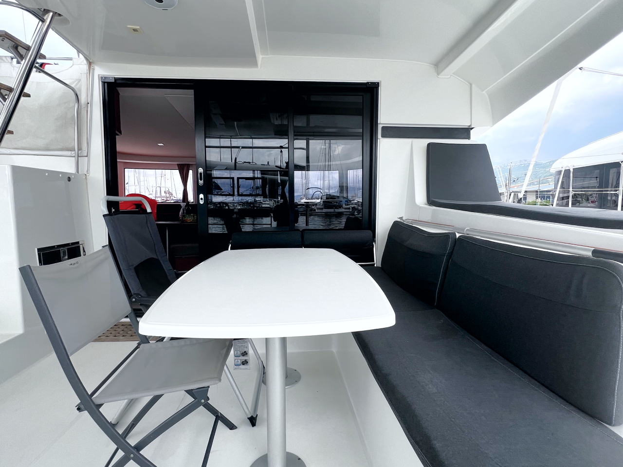 Lagoon 42 - 4 + 2 cab. — photo 4