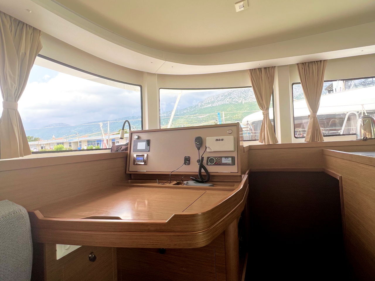 Lagoon 42 - 4 + 2 cab. — photo 12