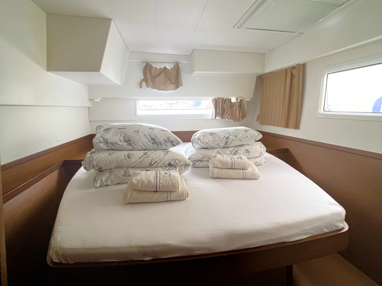 Lagoon 42 - 4 + 2 cab. — photo 19