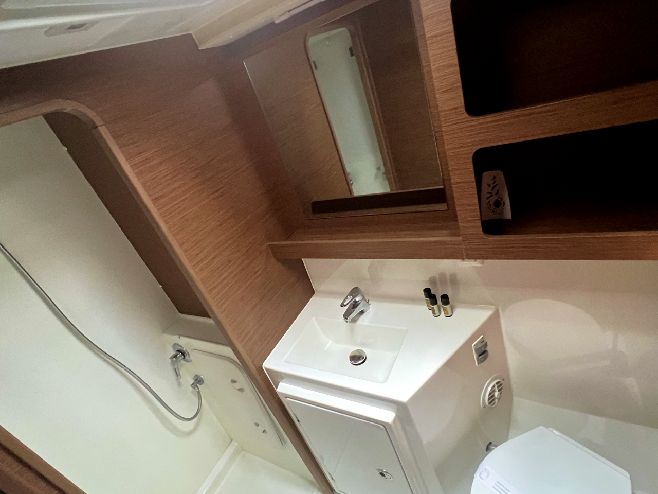 Lagoon 42 - 4 + 2 cab. — photo 24