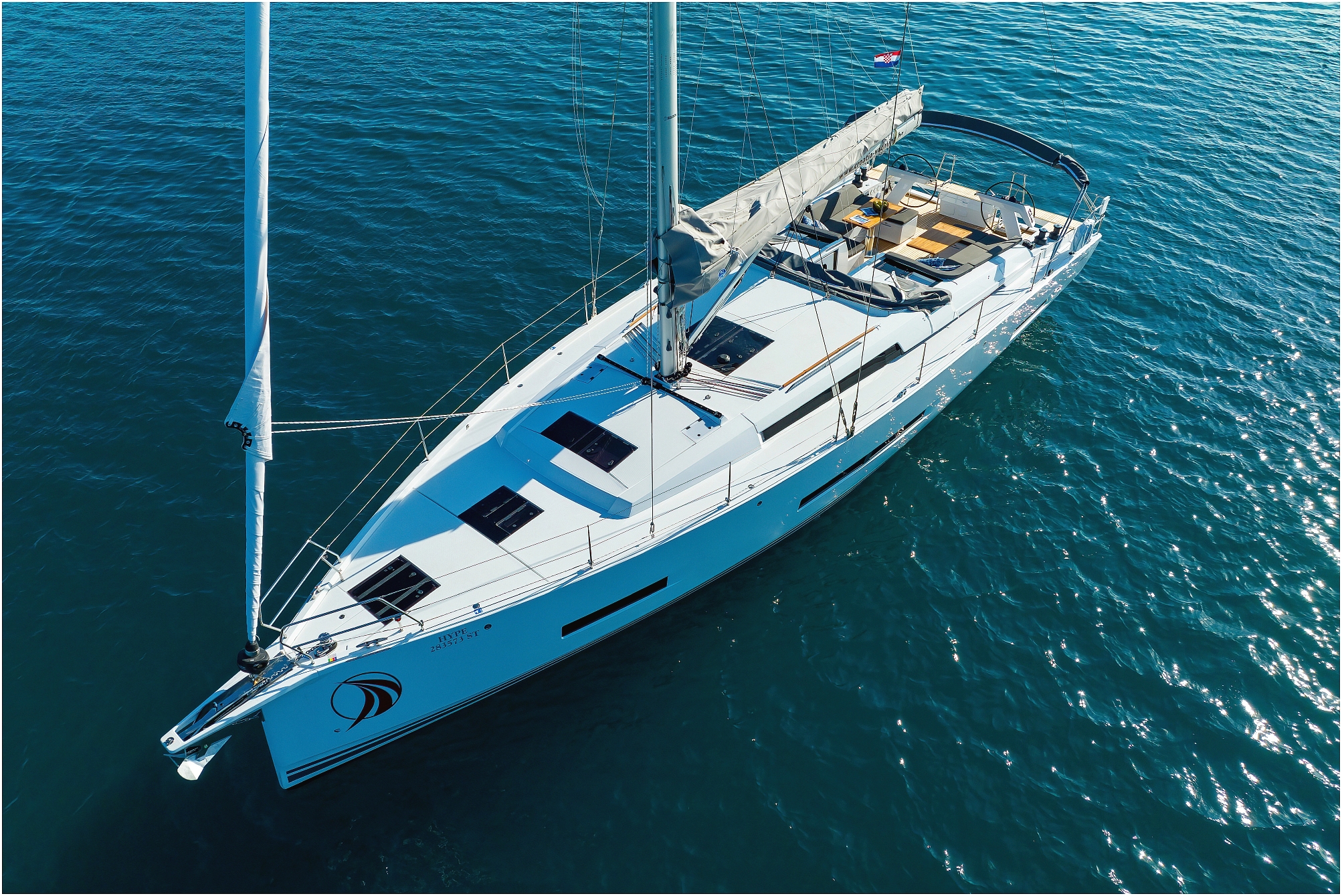Hanse 510 - 5 + 1 cab. — photo 1
