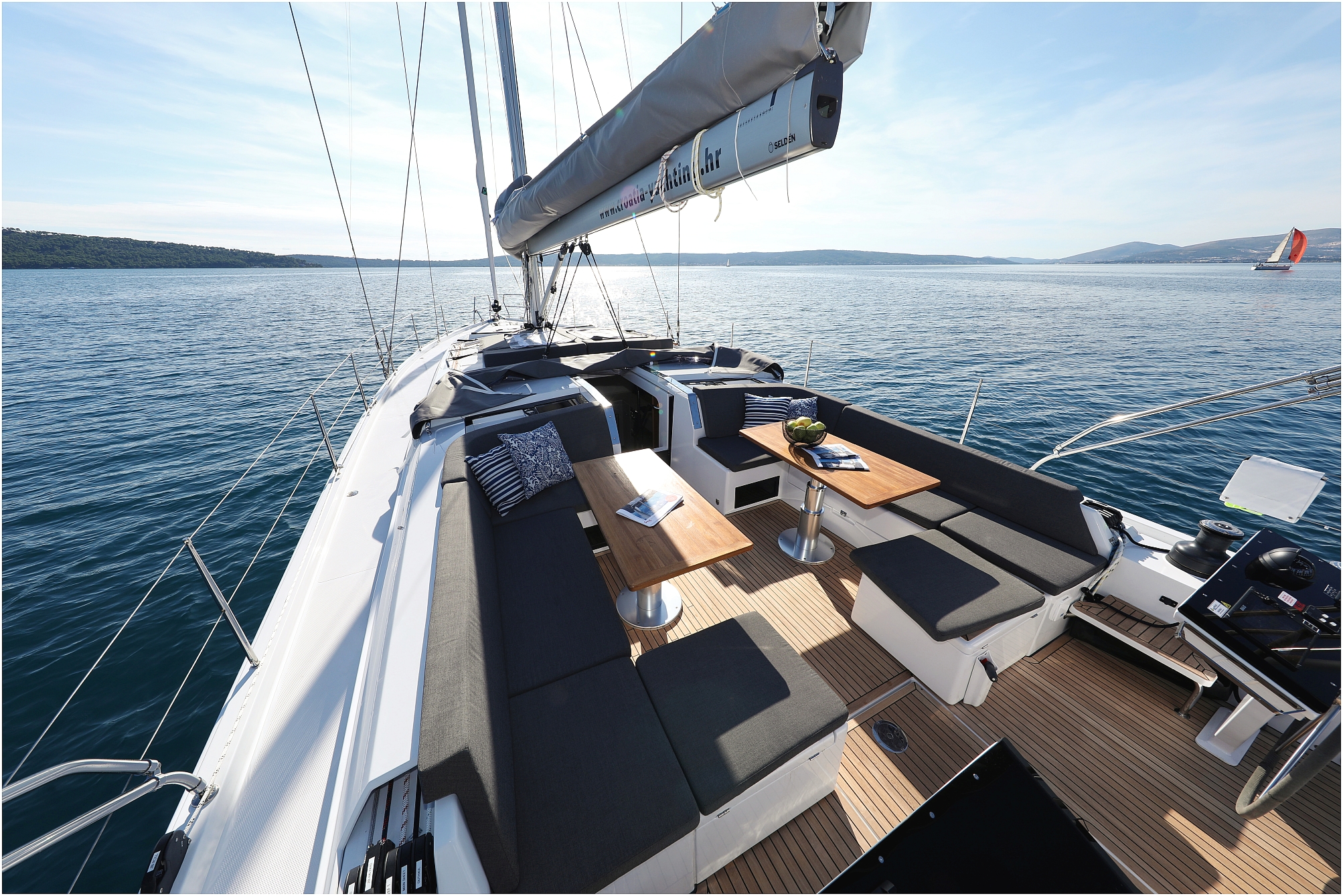 Hanse 510 - 5 + 1 cab. — photo 10