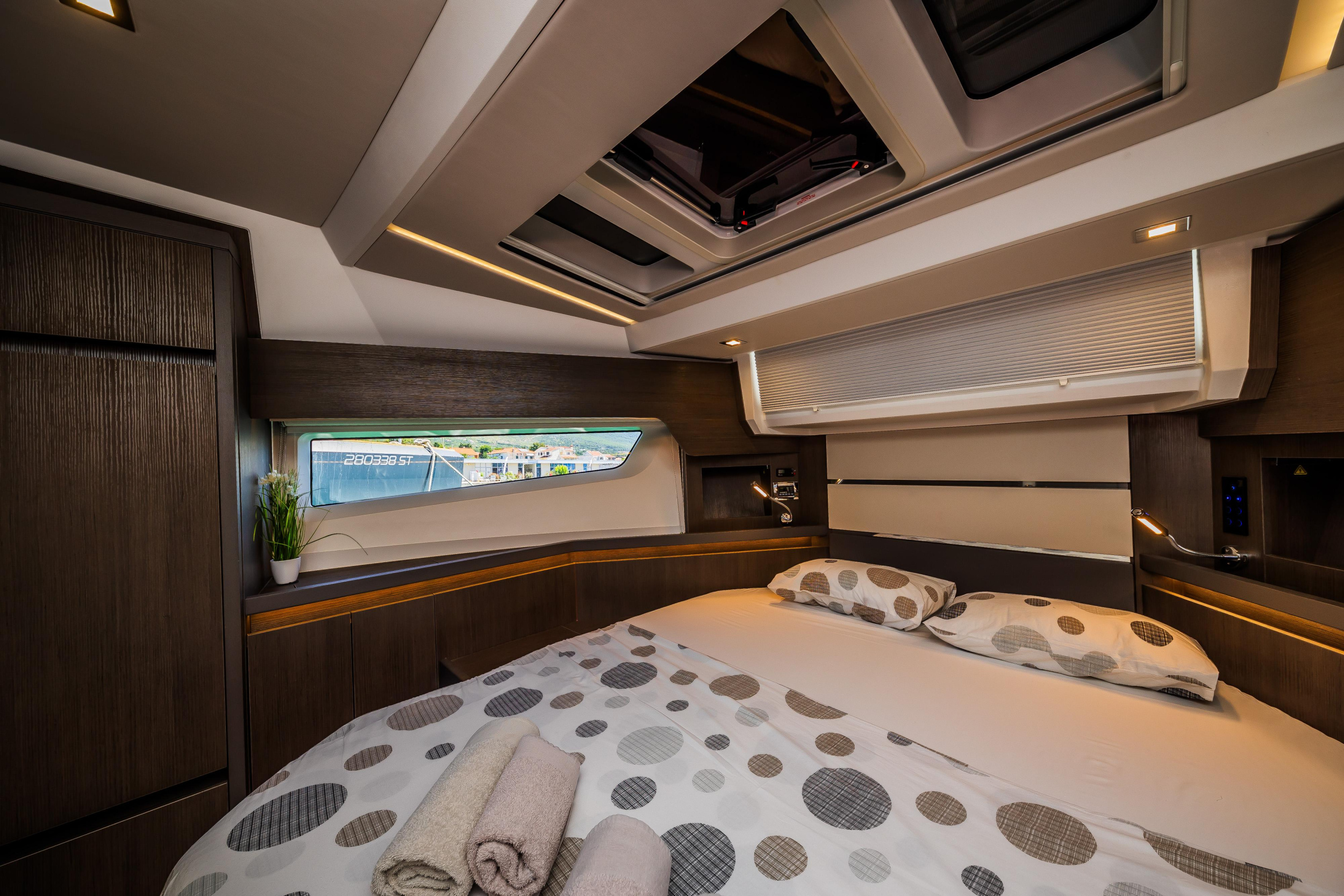 Sealine F430 — photo 27
