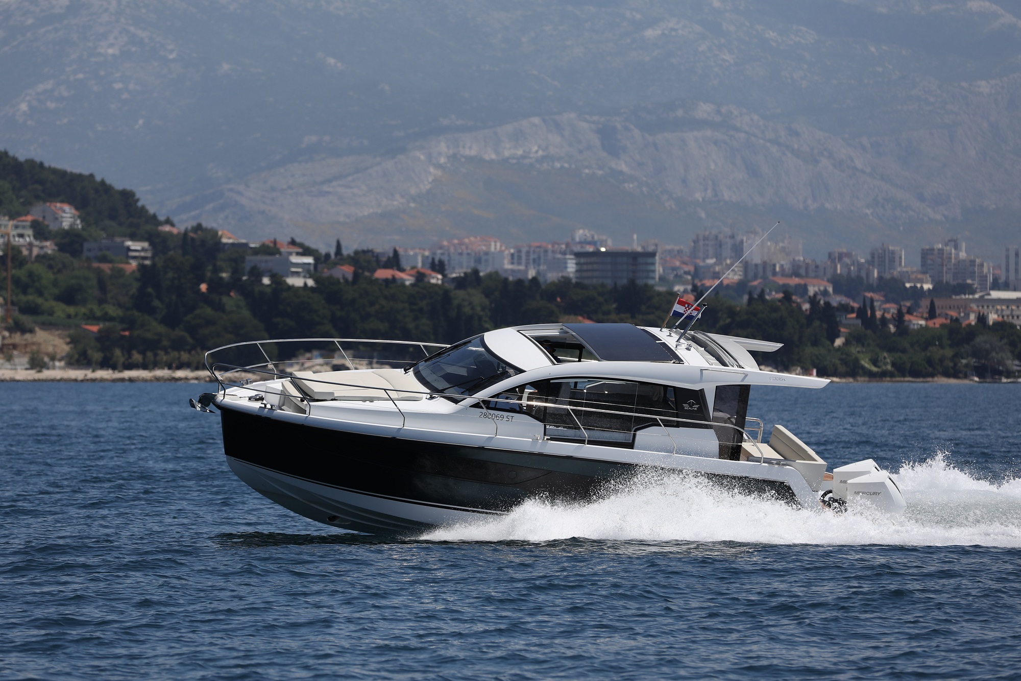 Sealine C335V — photo 1