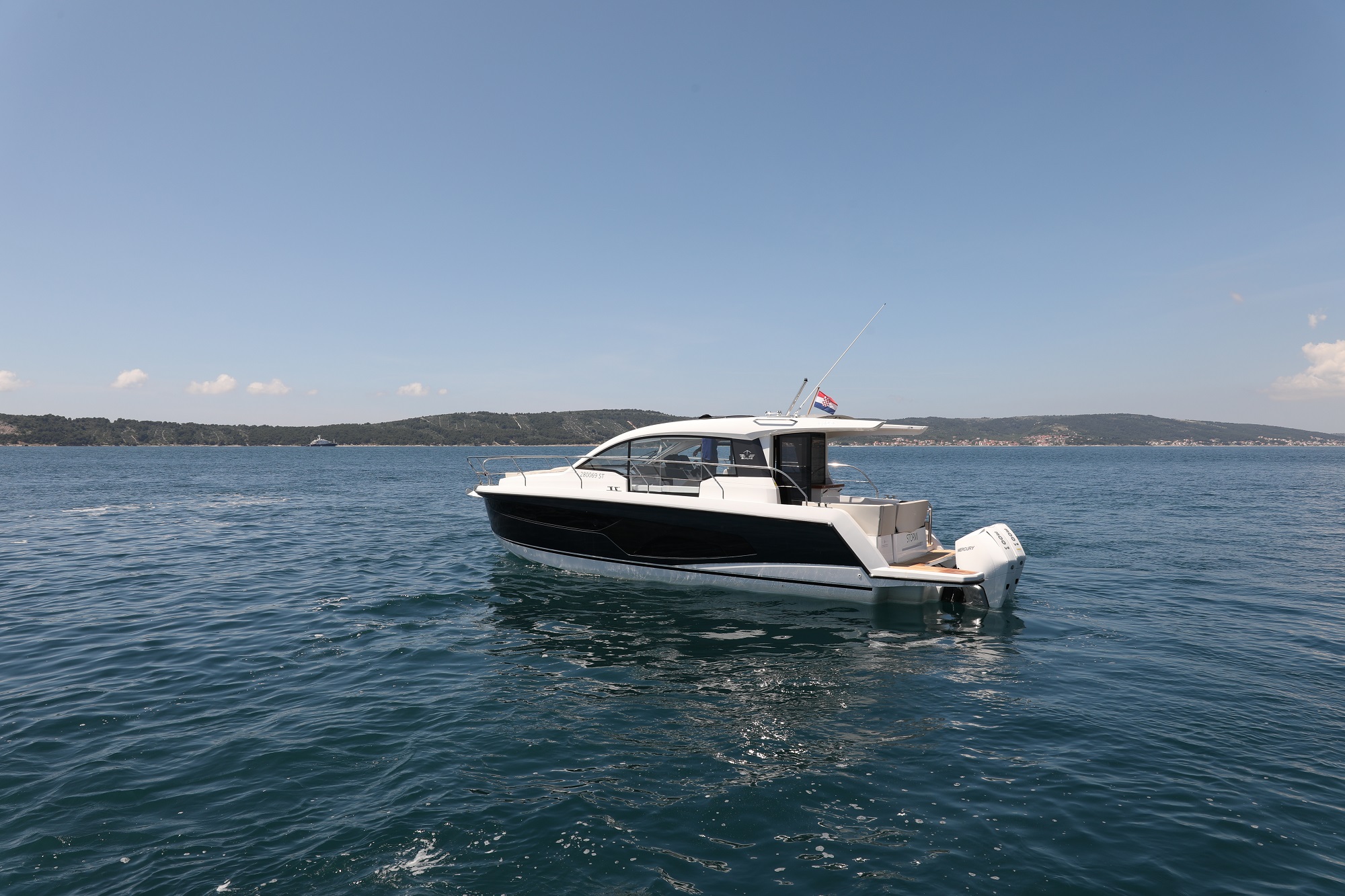 Sealine C335V — photo 7