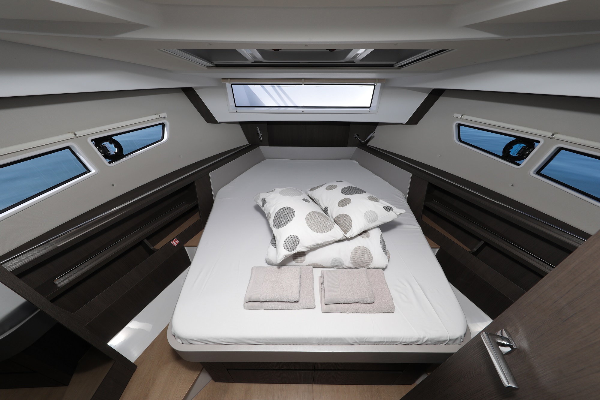 Sealine C335V — photo 15