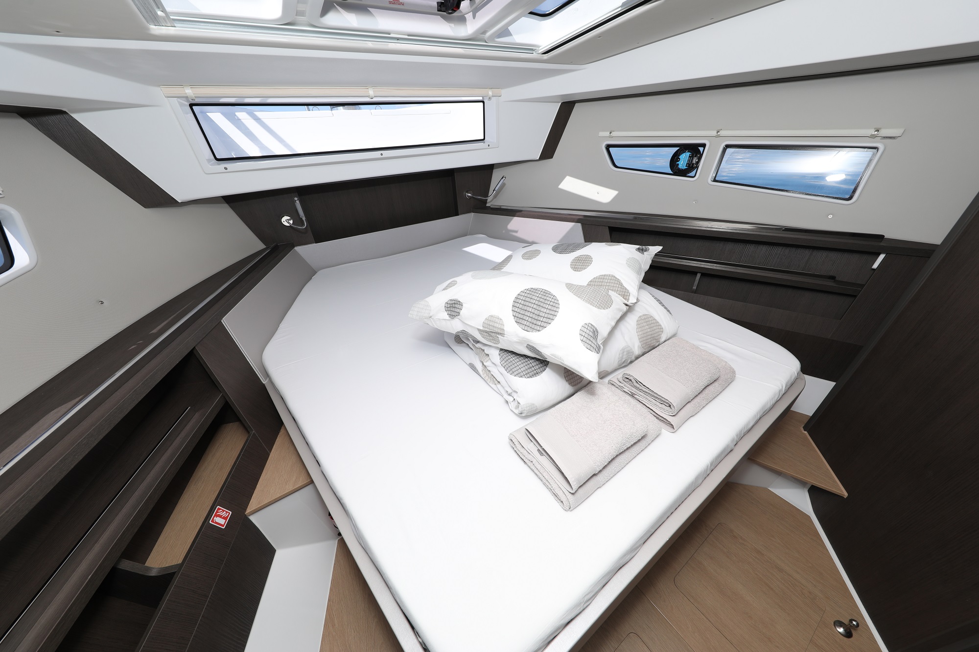 Sealine C335V — photo 17