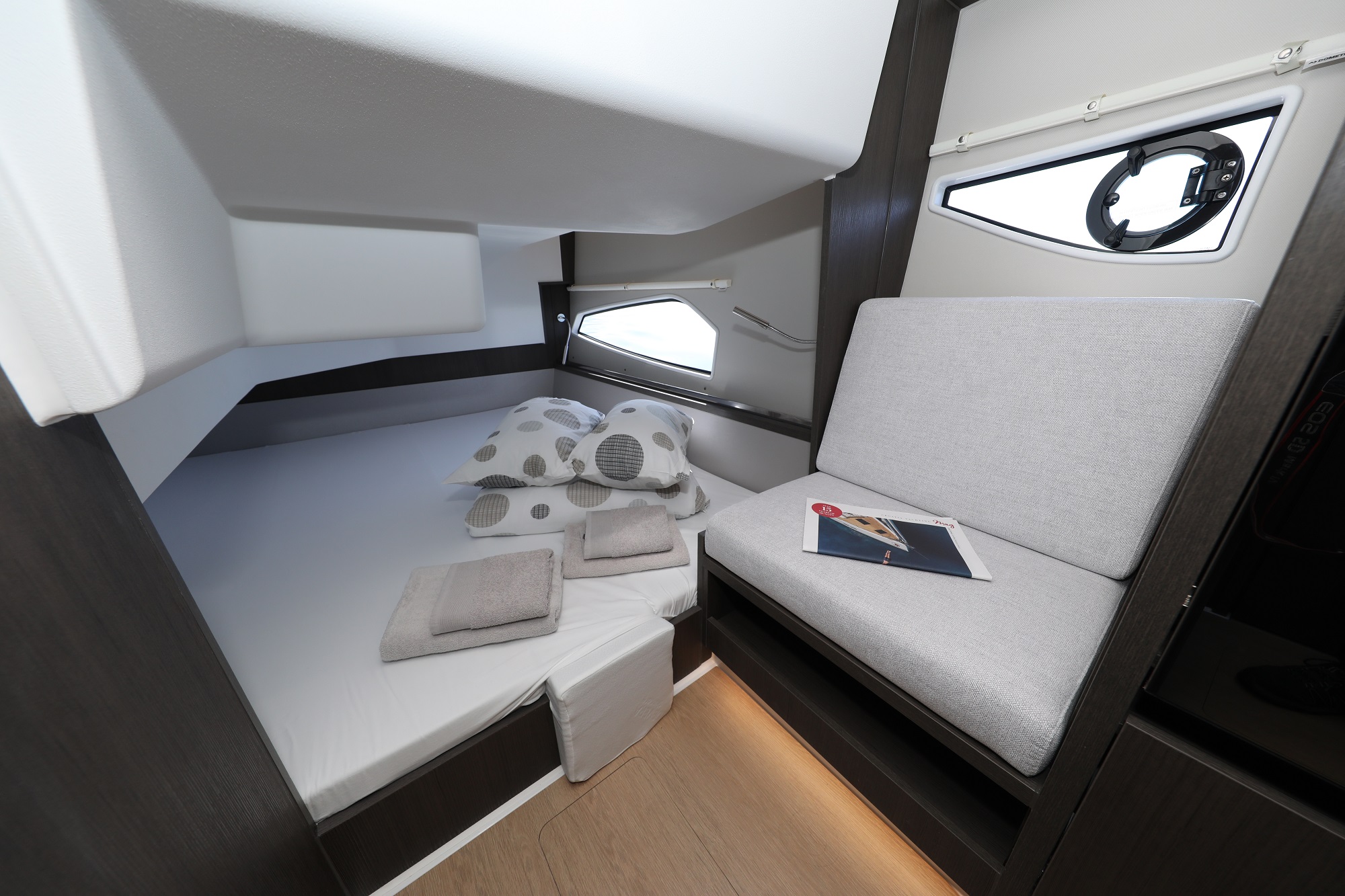 Sealine C335V — photo 18