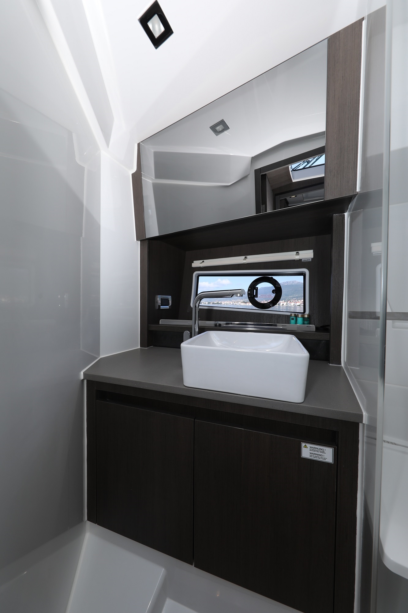 Sealine C335V — photo 20
