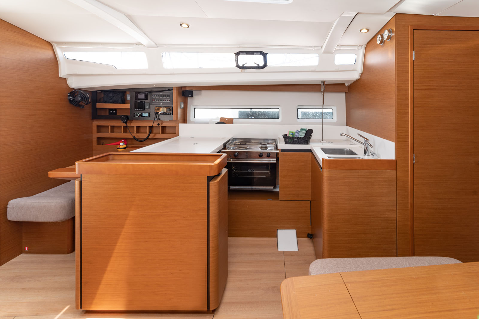 Sun Odyssey 440 - 4 cab. — photo 12