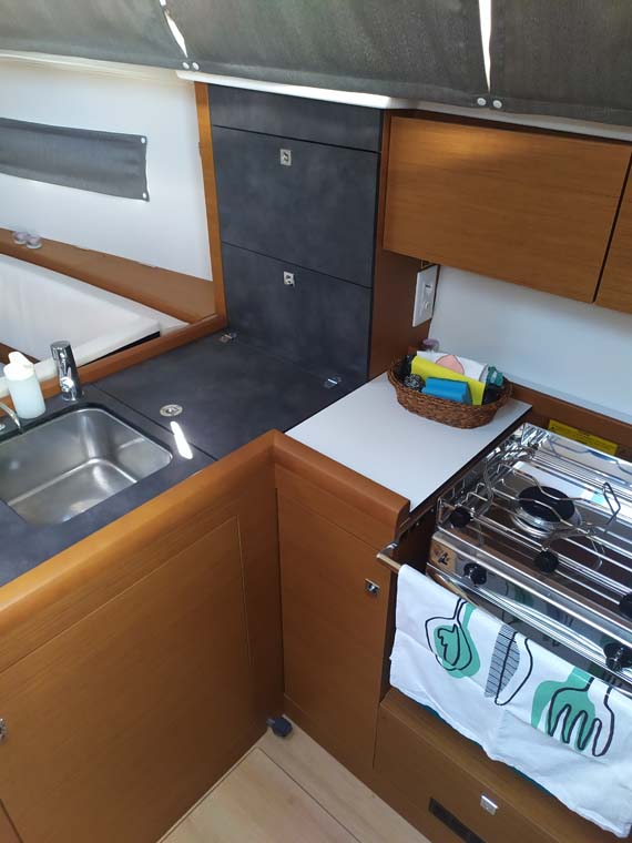 Sun Odyssey 349 - 3 cab. — photo 8