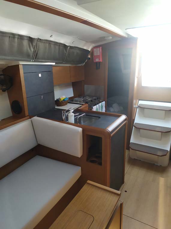 Sun Odyssey 349 - 3 cab. — photo 9