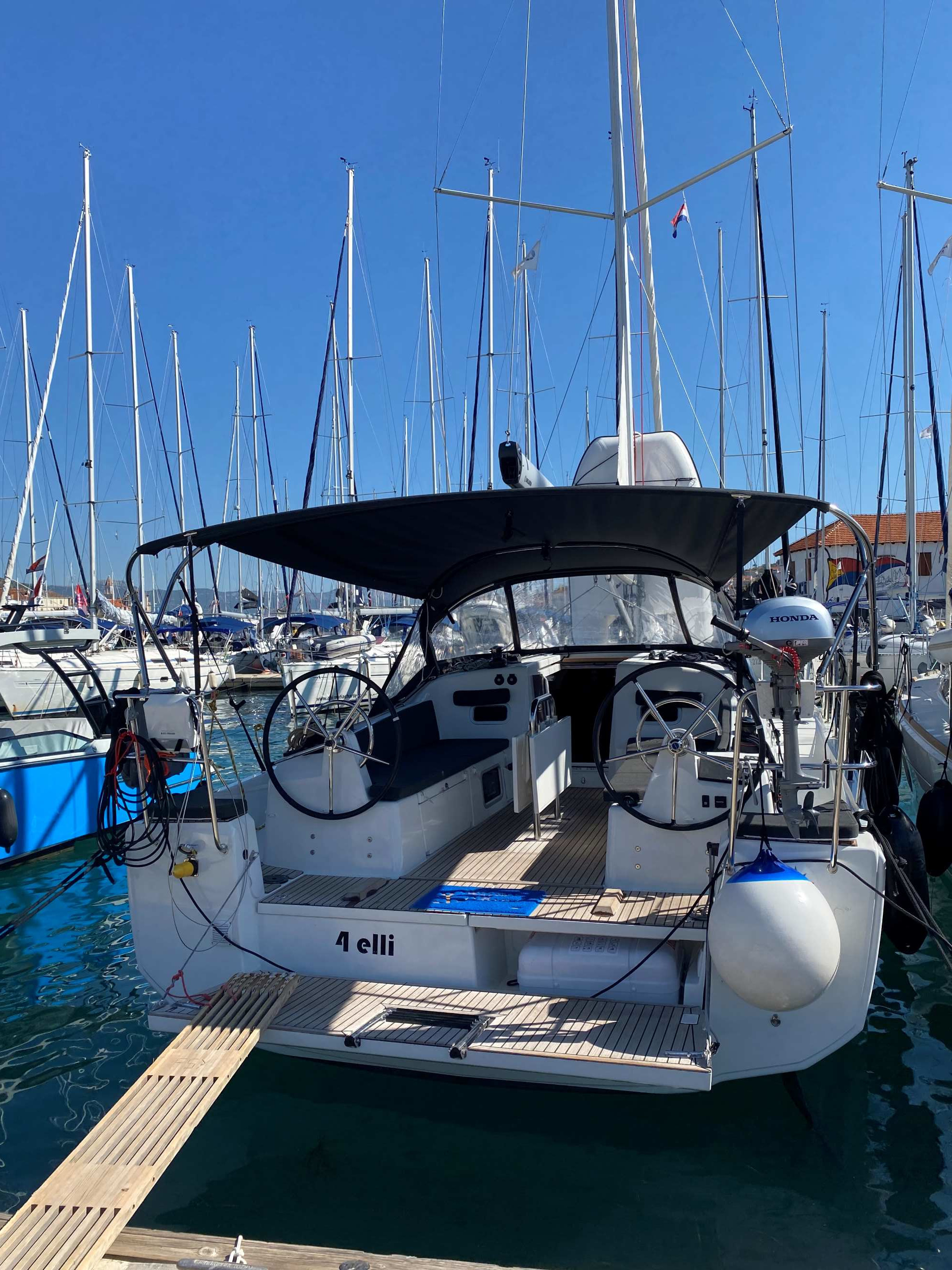 Sun Odyssey 380 - 3 cab. — photo 3