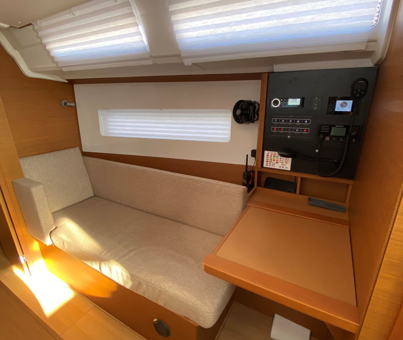 Sun Odyssey 380 - 3 cab. — photo 13