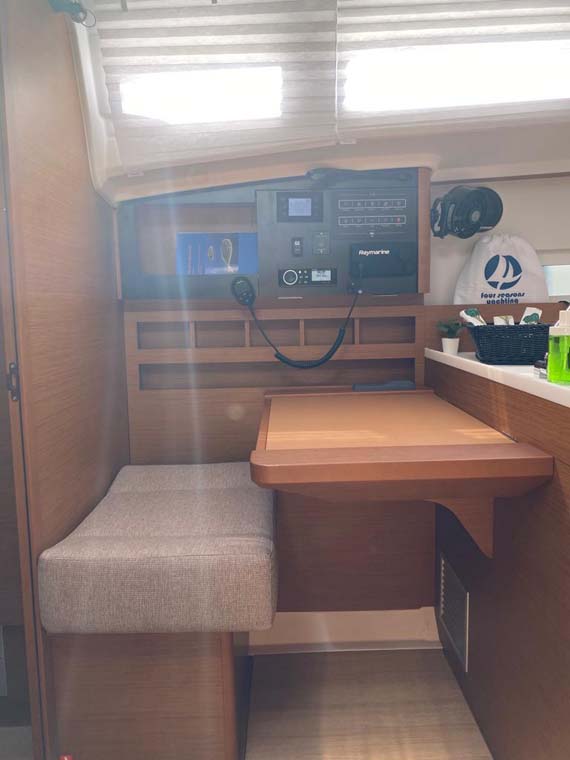 Sun Odyssey 410 - 3 cab. — photo 8