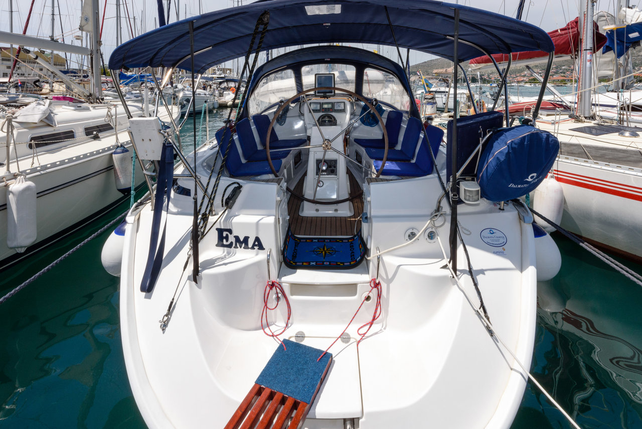 Bavaria 36 — photo 3