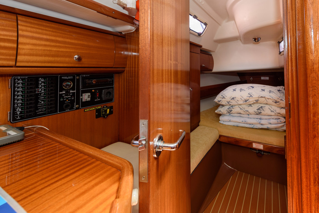 Bavaria 36 — photo 8