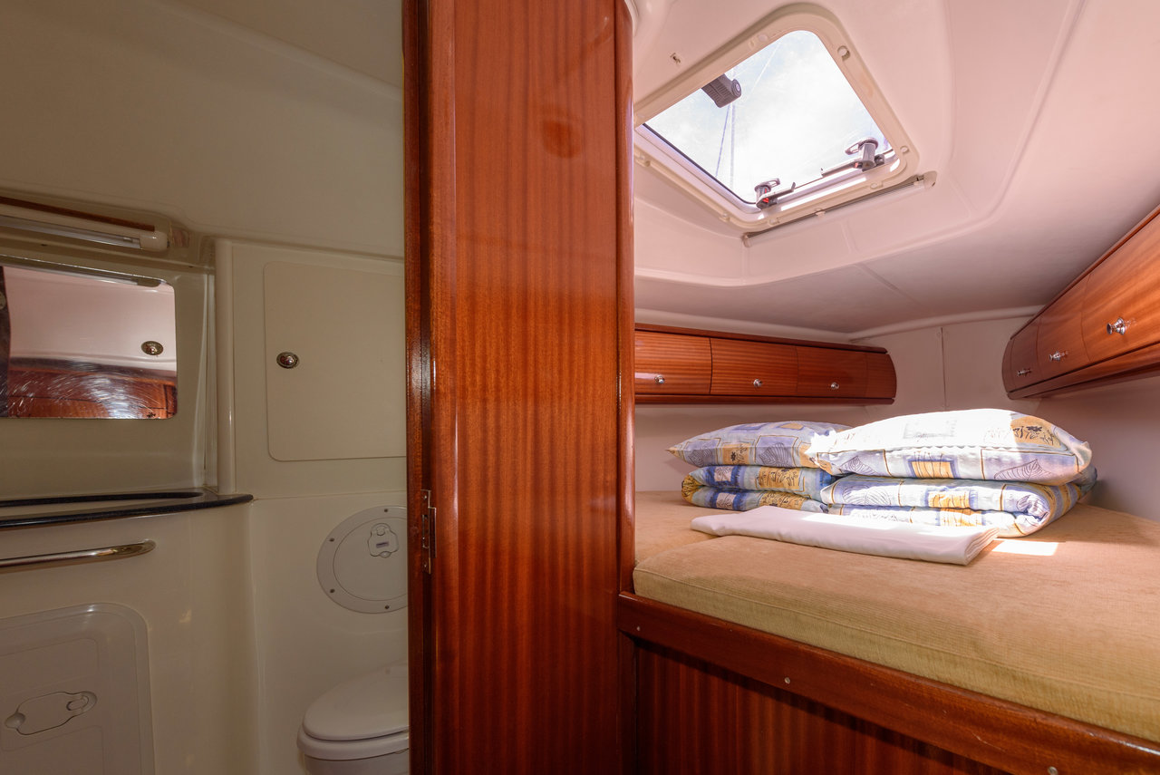 Bavaria 36 — photo 12