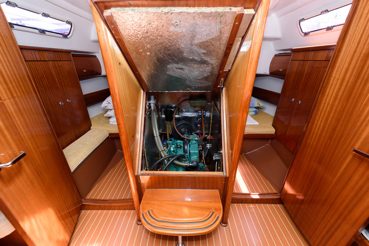Bavaria 36 — photo 13