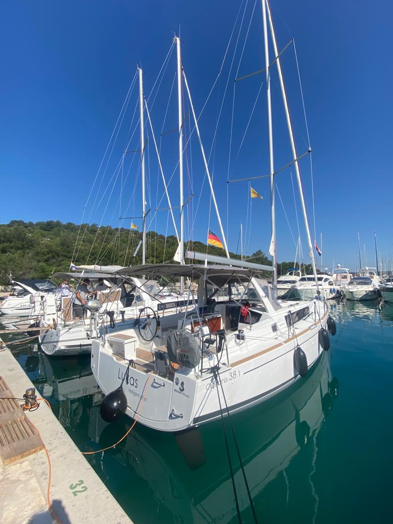 Oceanis 38.1 — photo 8