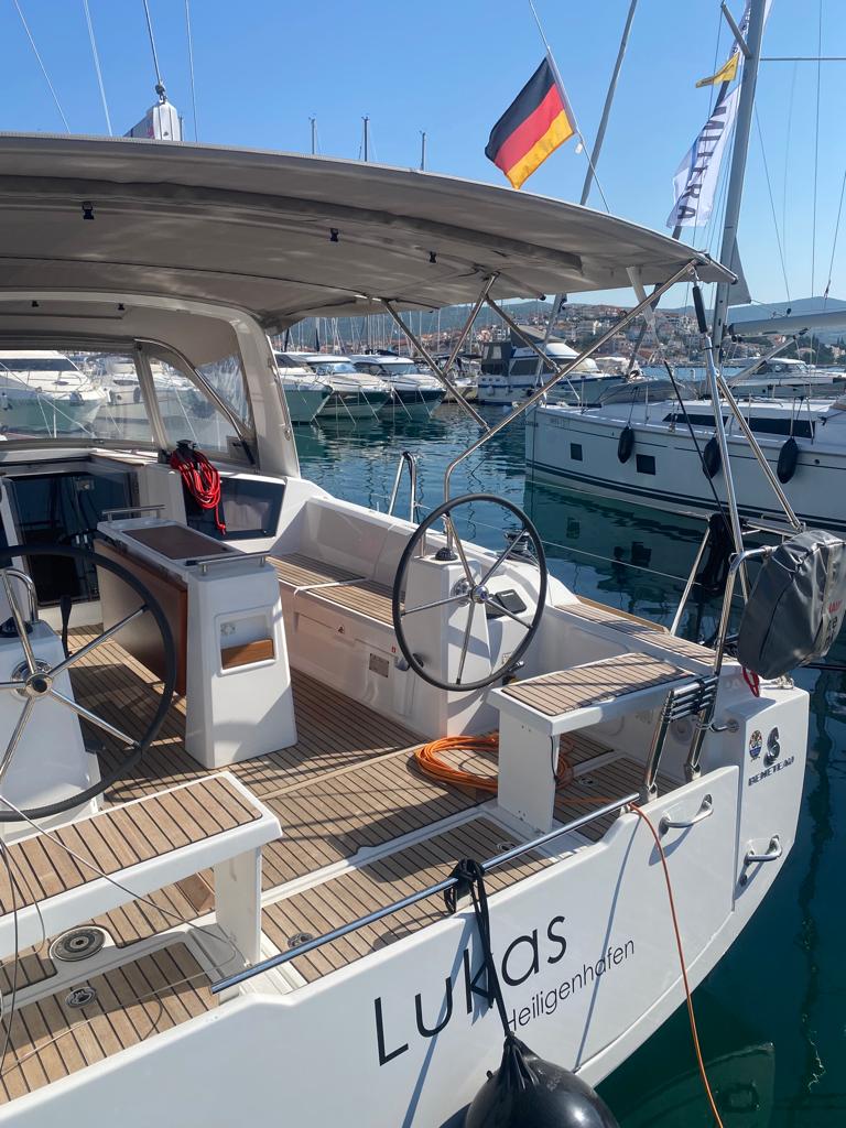 Oceanis 38.1 — photo 9