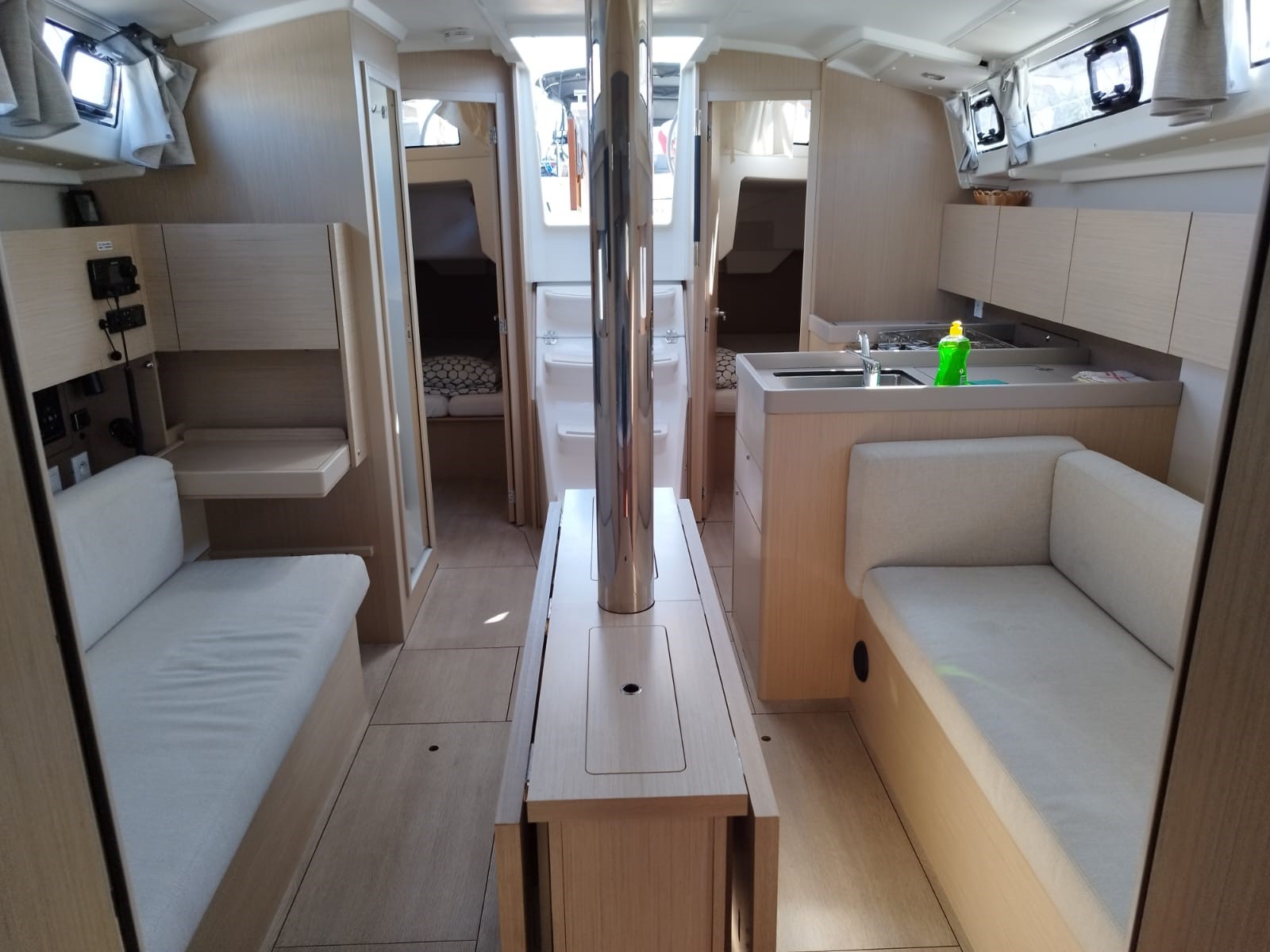Oceanis 38.1 — photo 13