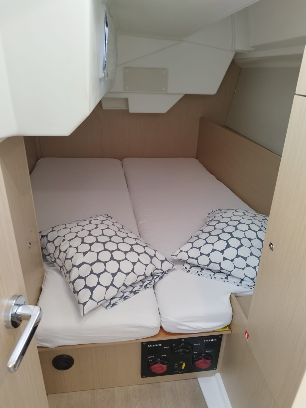 Oceanis 38.1 — photo 16