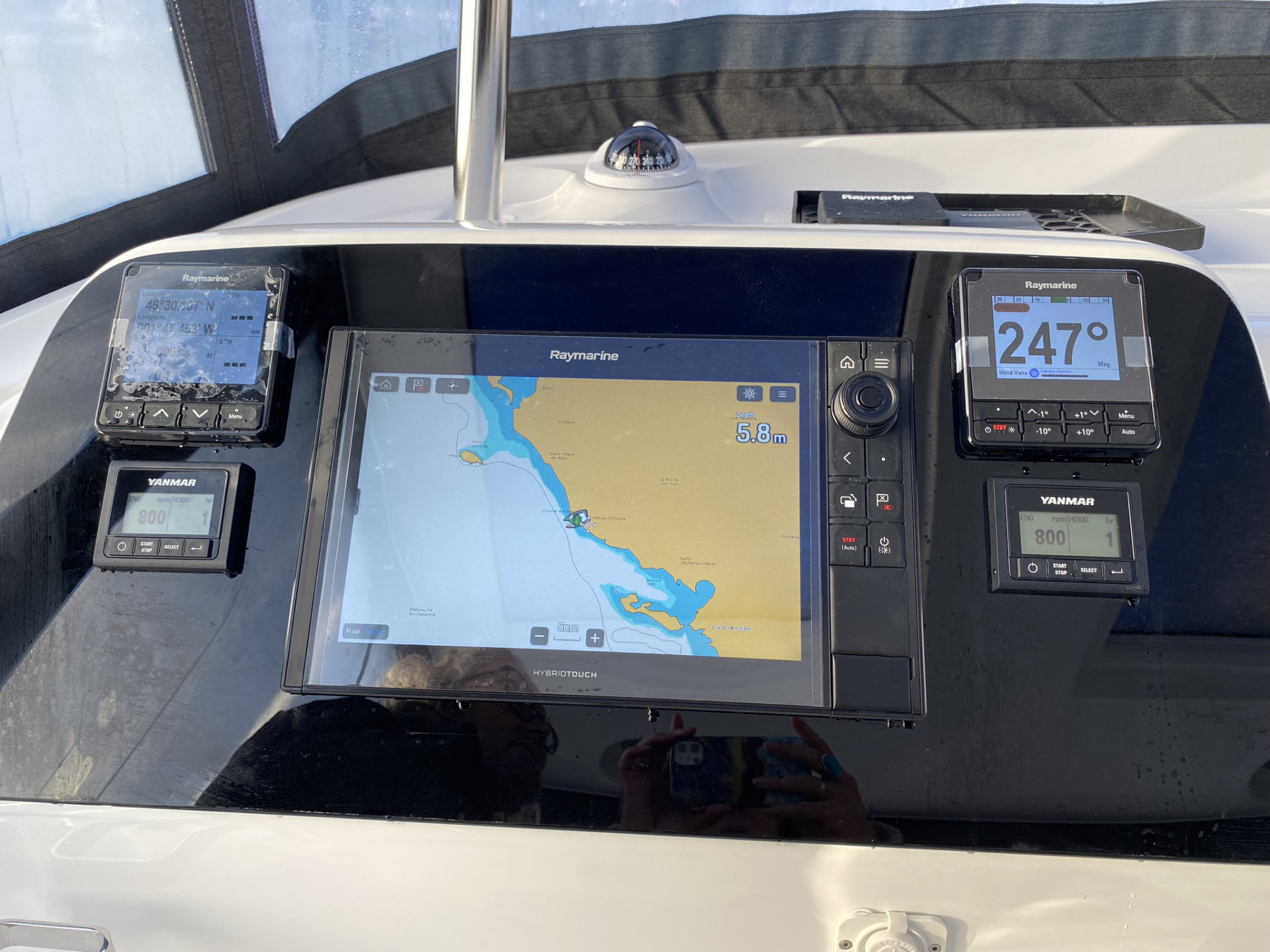 Lagoon 42 - 3 + 1 cab. — photo 7