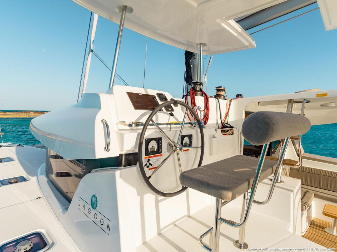Lagoon 42 - 3 + 1 cab. — photo 10