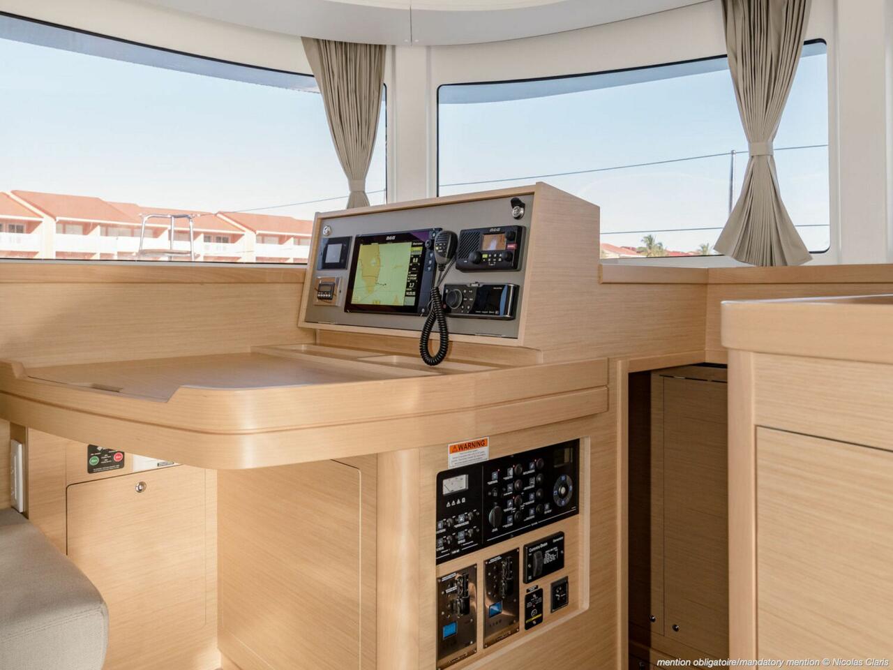 Lagoon 42 - 3 + 1 cab. — photo 11