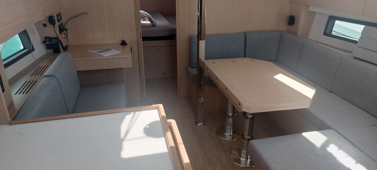 Bavaria C42 — photo 5