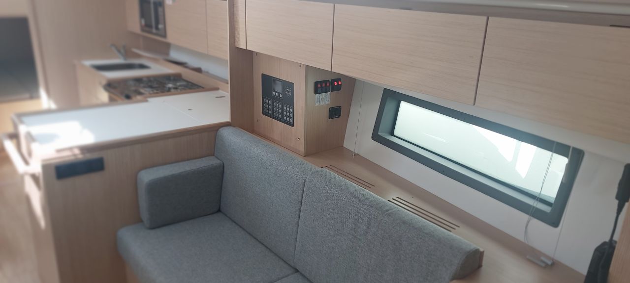 Bavaria C42 — photo 7