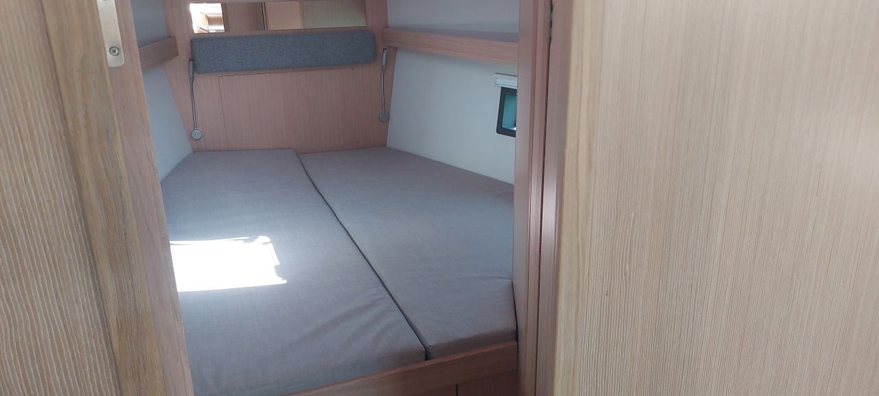 Bavaria C42 — photo 8