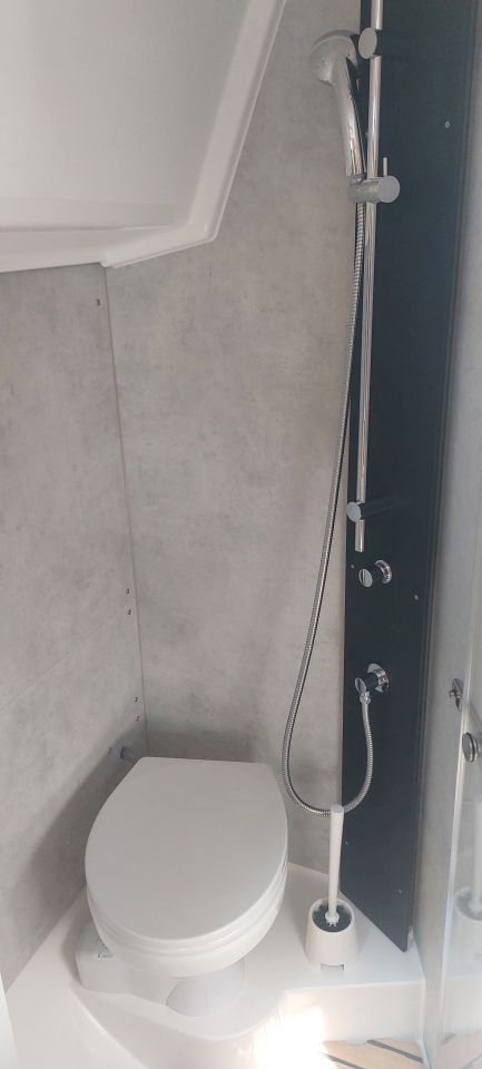 Bavaria C42 — photo 9