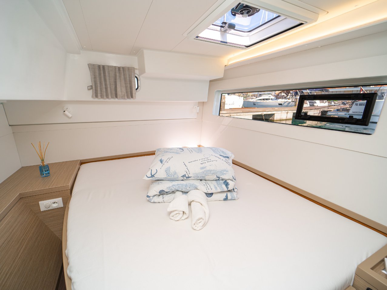 Lagoon 40 - 4 + 2 cab — photo 12