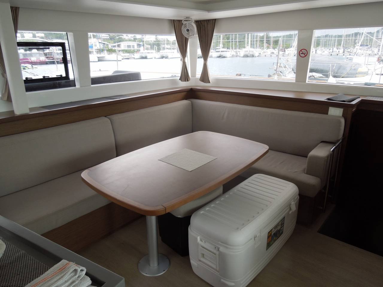 Lagoon 450 S - 4 + 2 cab. — photo 3