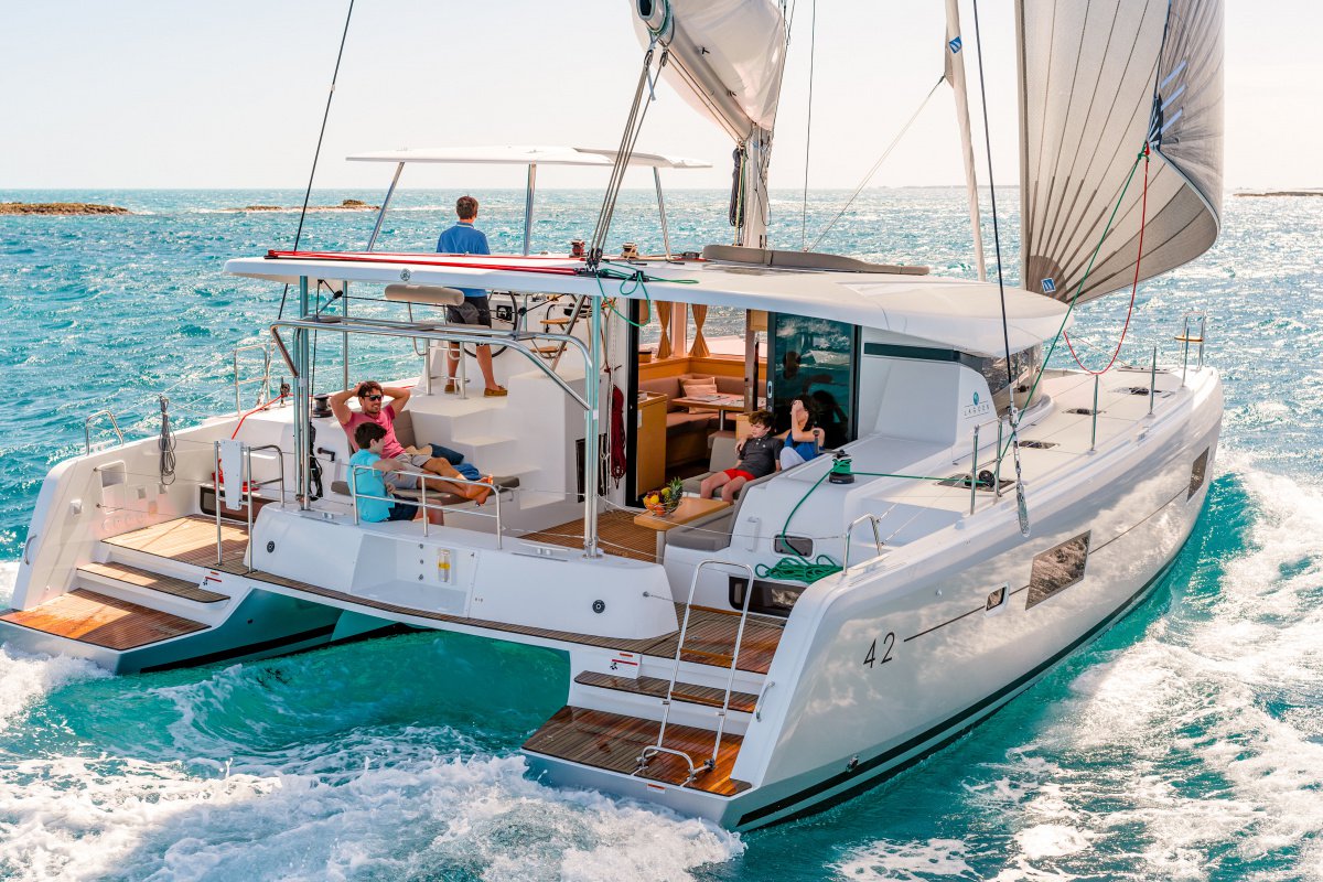Lagoon 42 - 4 + 2 cab. — photo 1
