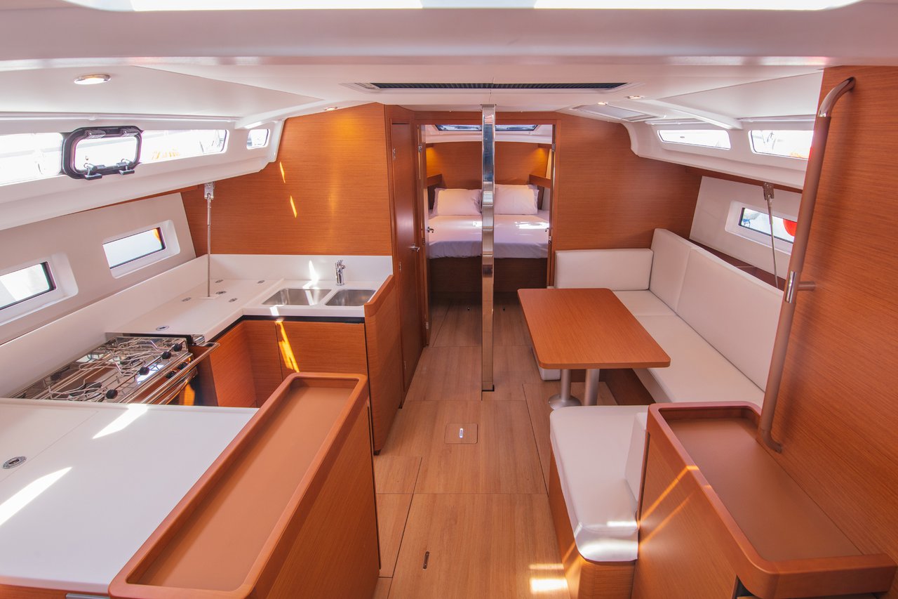 Sun Odyssey 440 - 4 cab. — photo 9