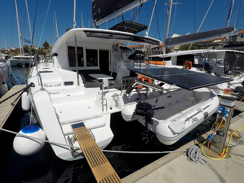 Lagoon 40 - 4 + 2 cab — photo 3