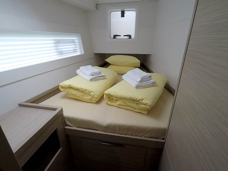 Lagoon 40 - 4 + 2 cab — photo 10