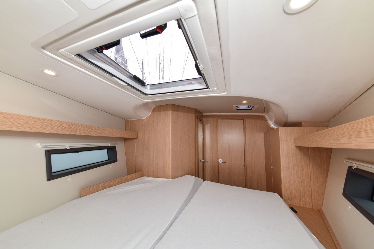 Bavaria C42 — photo 23