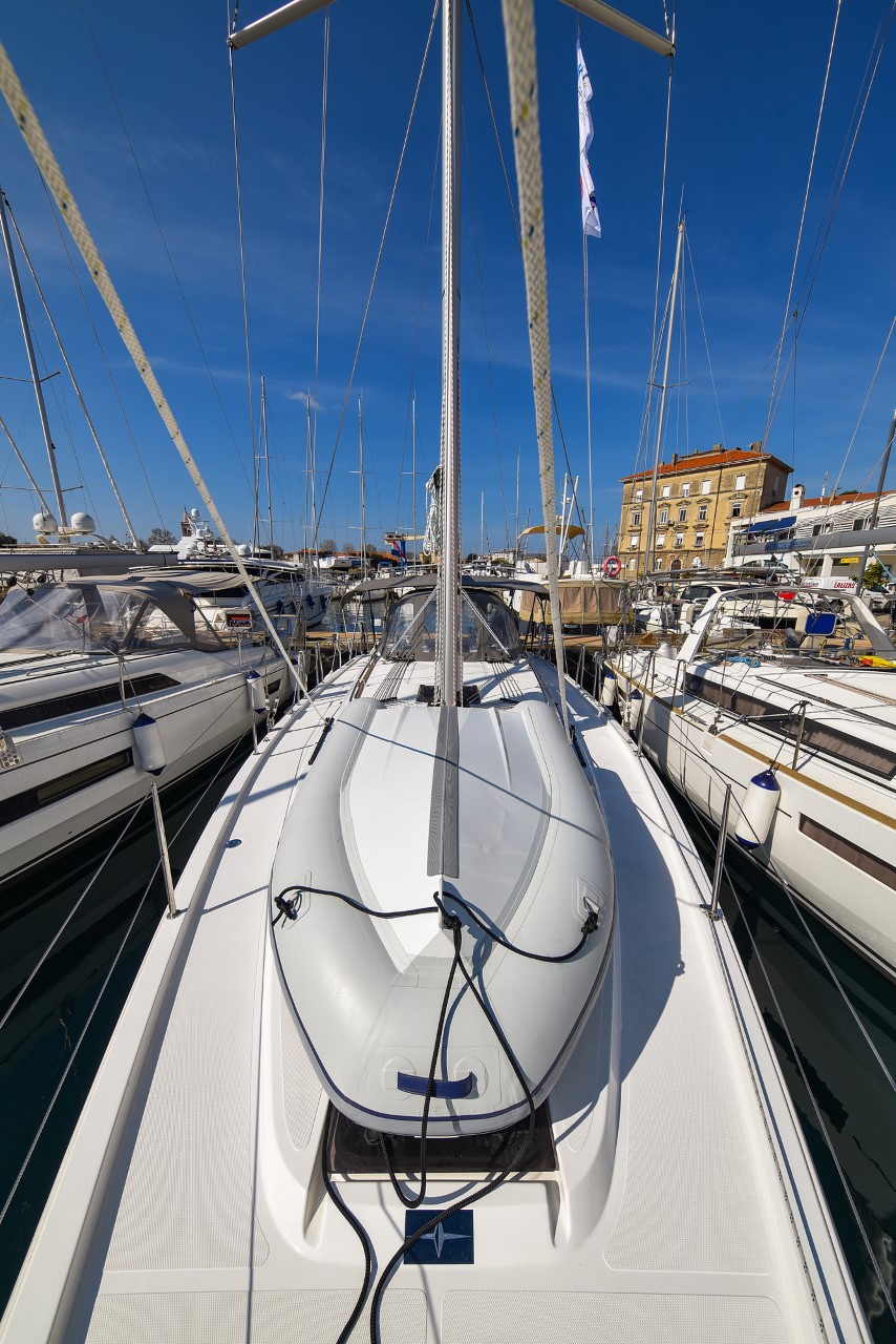 Bavaria C38 — photo 5